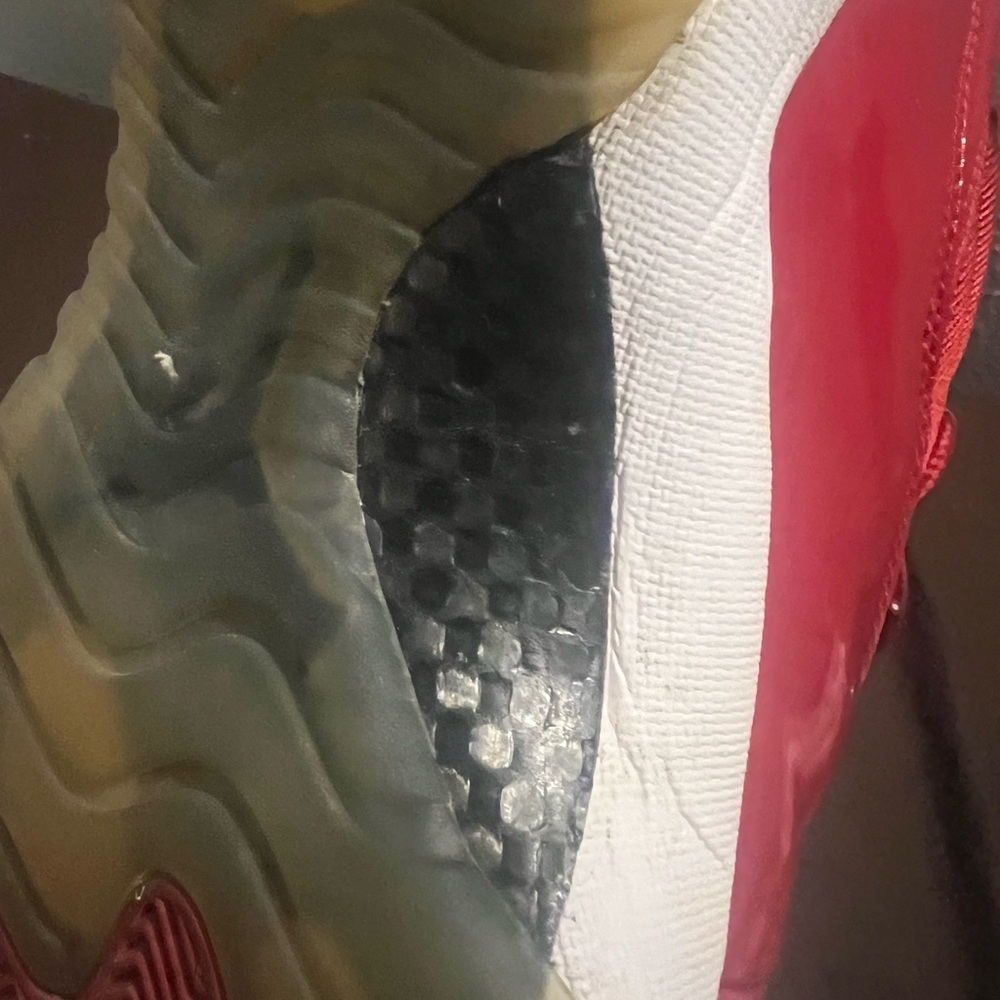 Vibrant Red Basketball Sneakers Nike Retro Air Jordan 11 Win like 92 - Picture 9 of 10